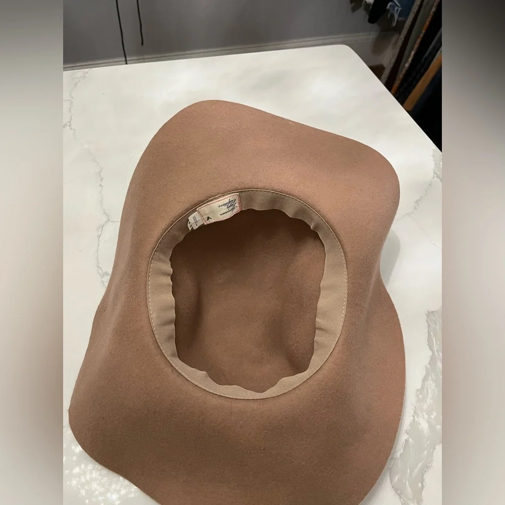 Tan floppy hat - Picture 3 of 3